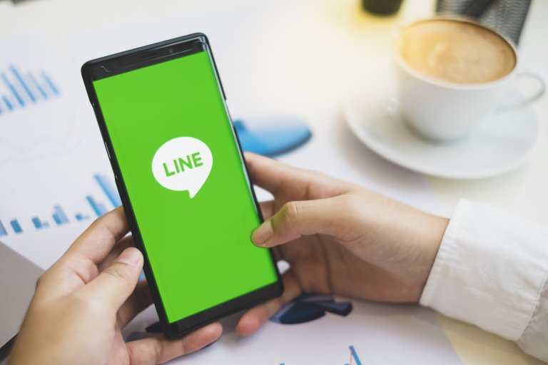 LINE広告の費用がまるわかり！課金形態や費用相場、代理店手数料まで詳しく解説