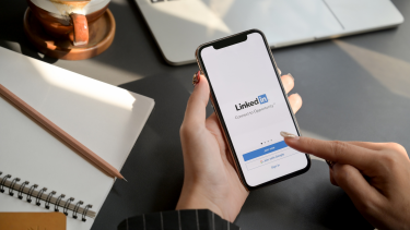 LinkedIn広告スタートガイド！種類、費用などの基礎から出稿方法までわかりやすく解説